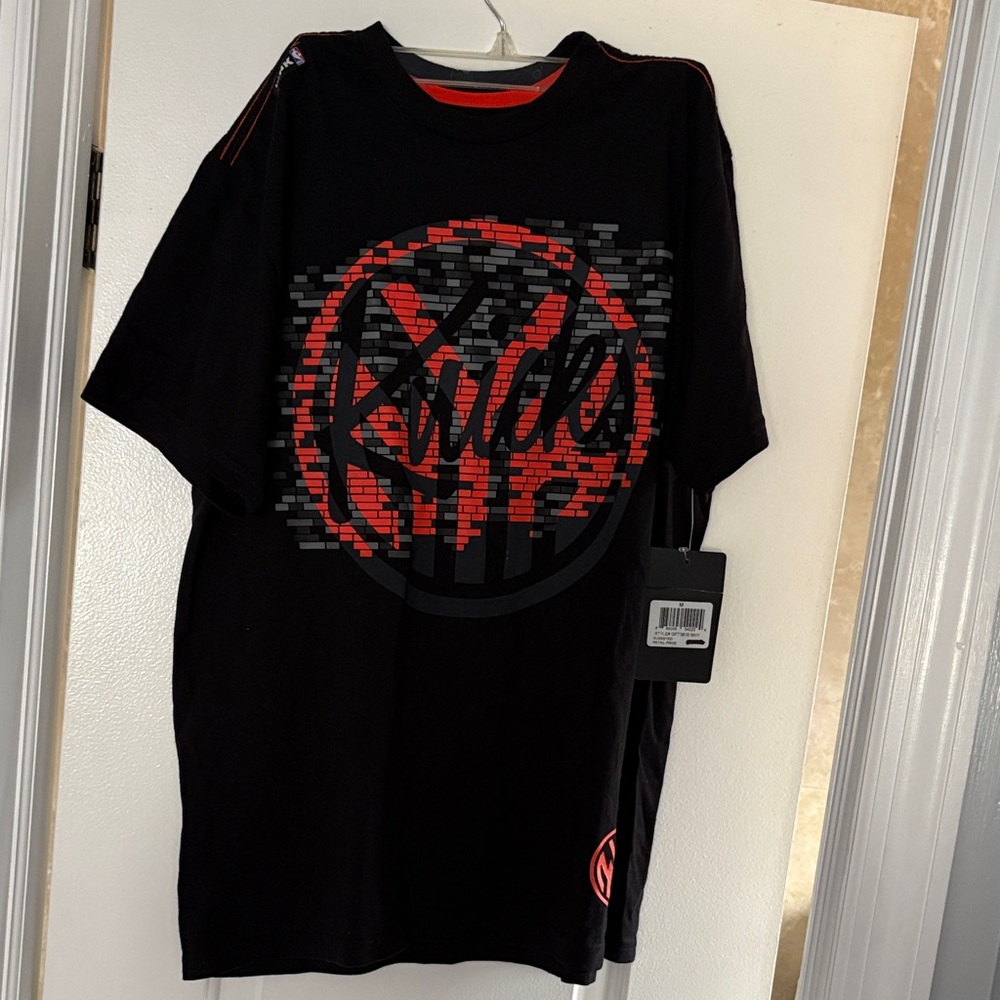 New York Knicks - Unk Sports Black and Orange Graphic Tee - Short Sleeve